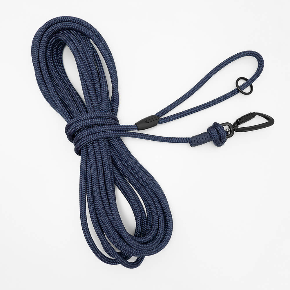 navy blue 10 m long dog lead with carabiner clip
