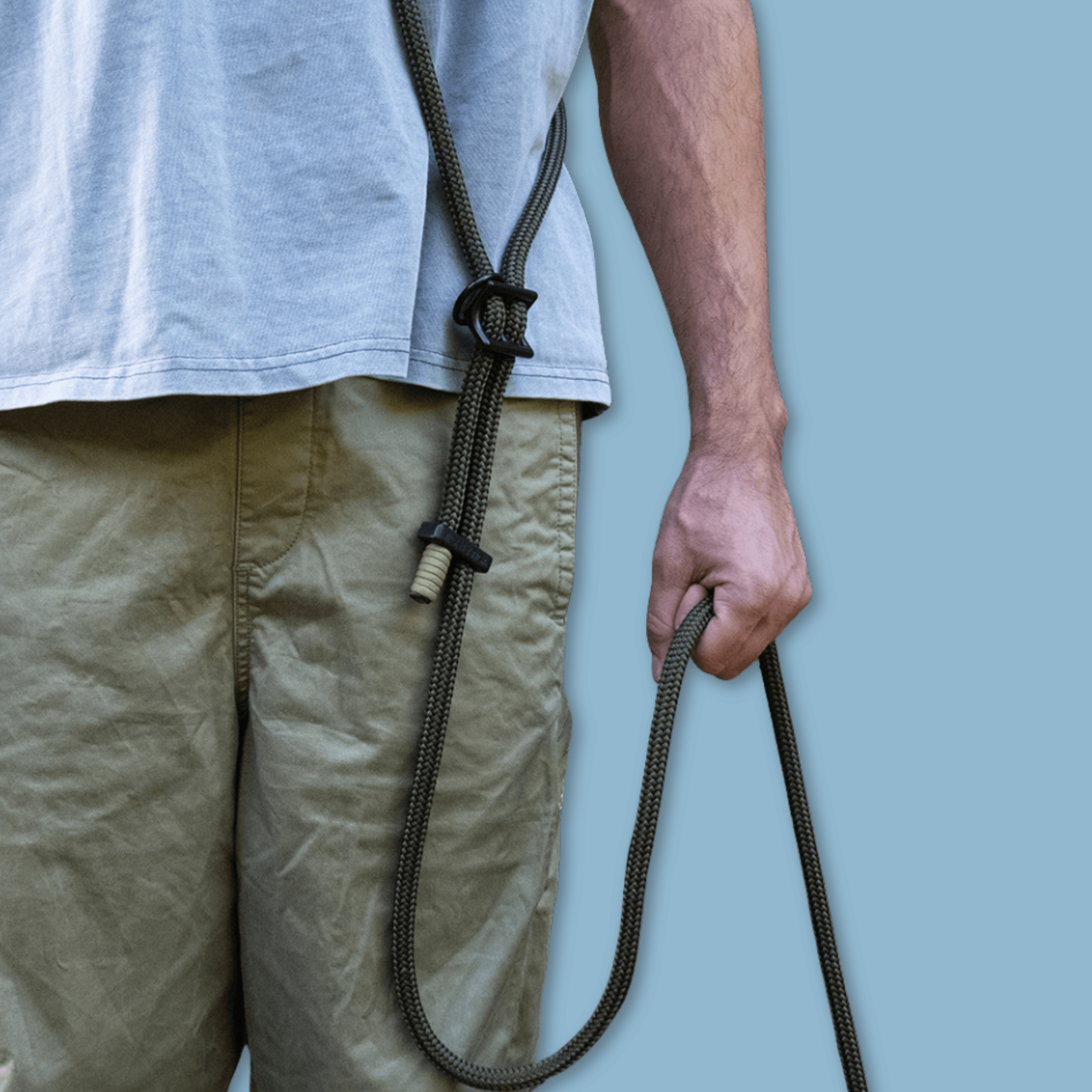 hands-free dog leash around the shoulders - rope dog lead