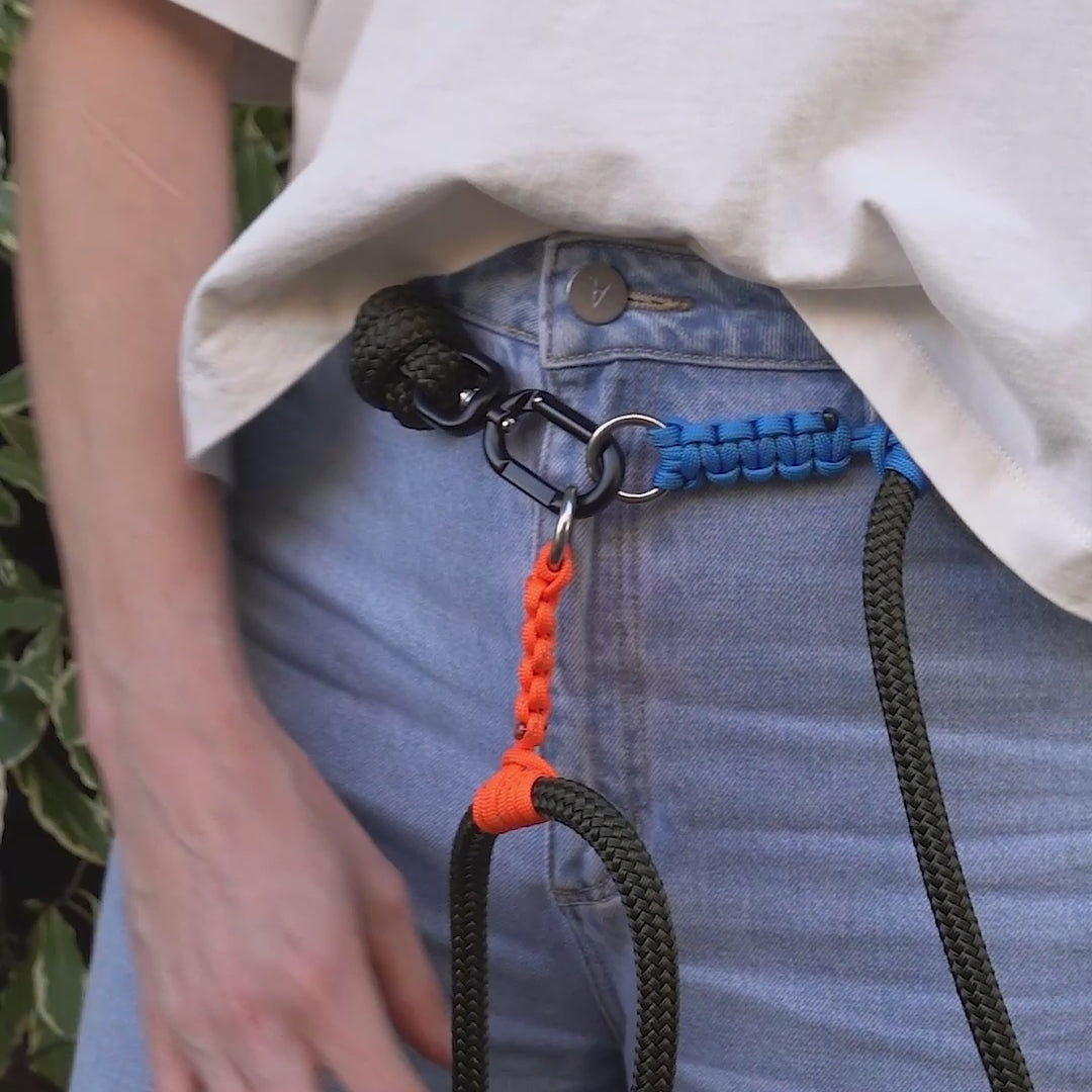 video showing that the leash won't change length when tension is applied