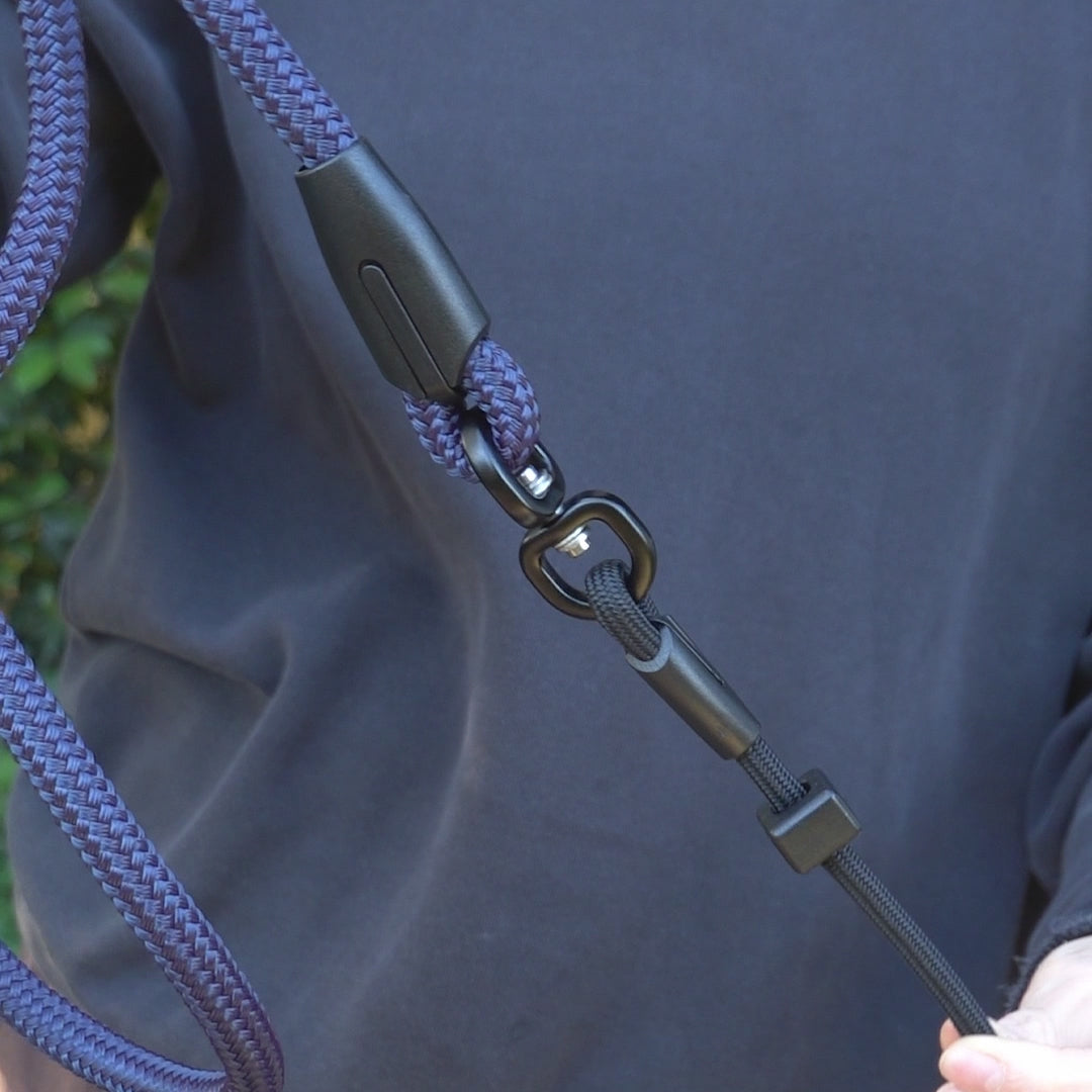 swivel slip lead so your leash doesnt get tangled